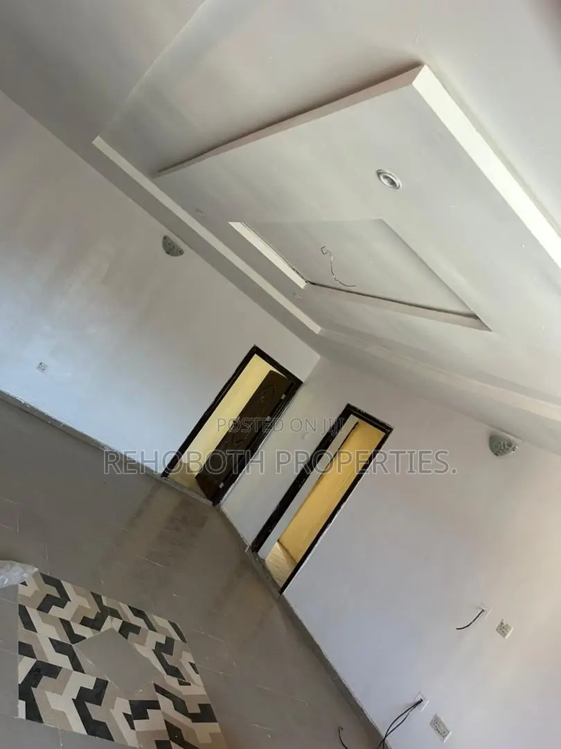 3bdrm Apartment in Ore Oluwa Street, Akala Express for rent in Akala Express