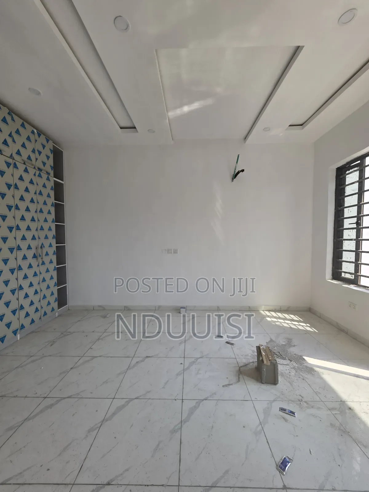 4bdrm Duplex in Ologolo for sale in Ologolo