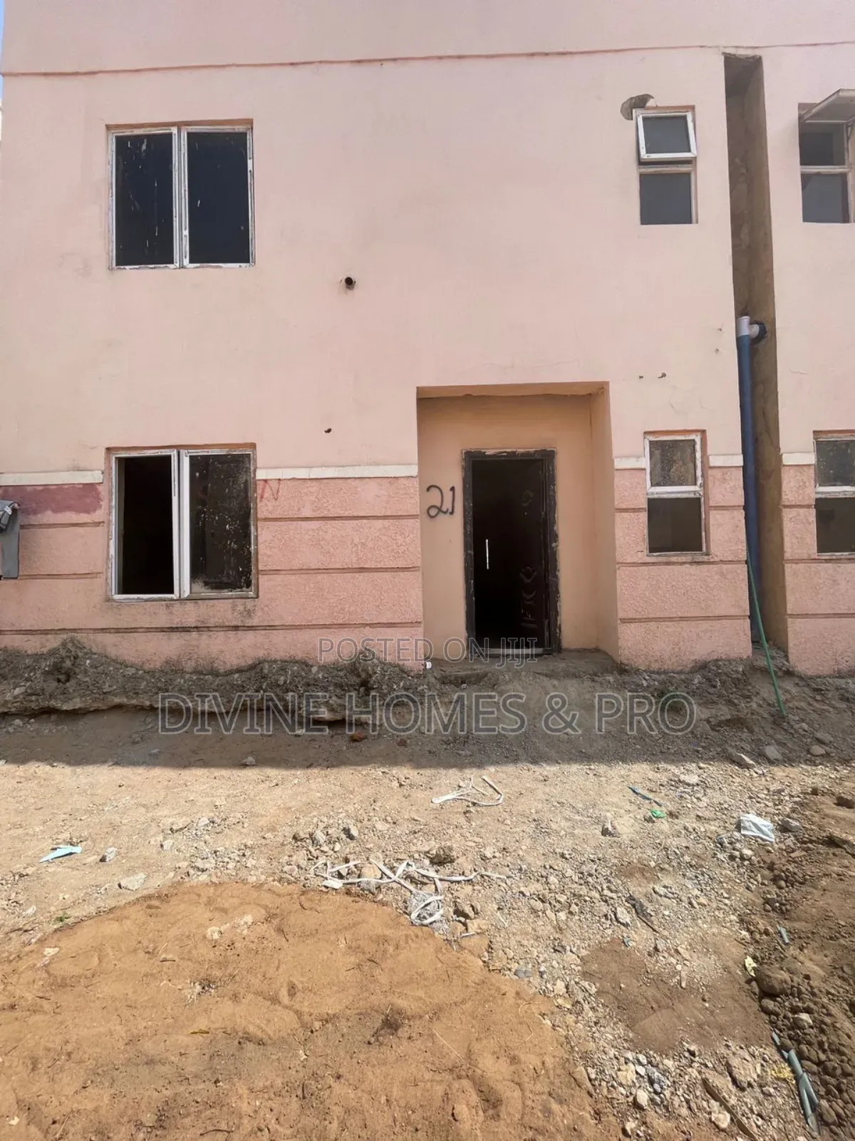 4bdrm Duplex in Life Camp for sale in Life Camp