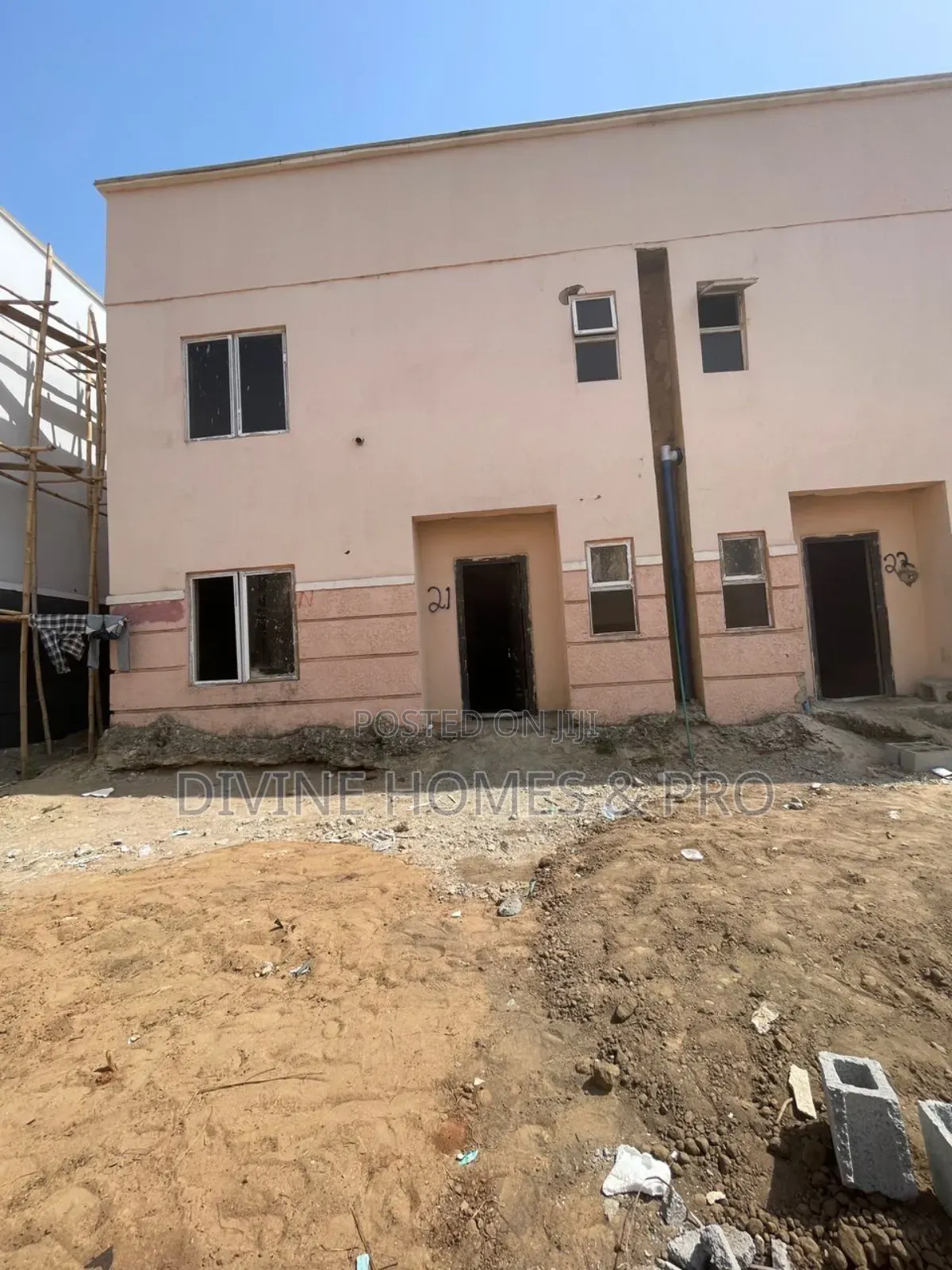 4bdrm Duplex in Life Camp for sale in Life Camp