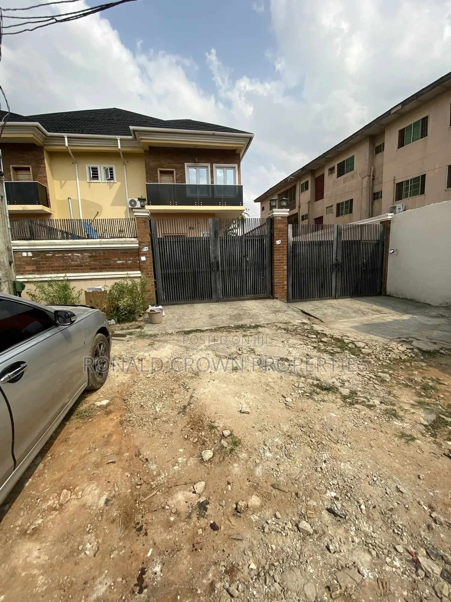 5bdrm Duplex in Ajao Estate for sale in Ajao Estate