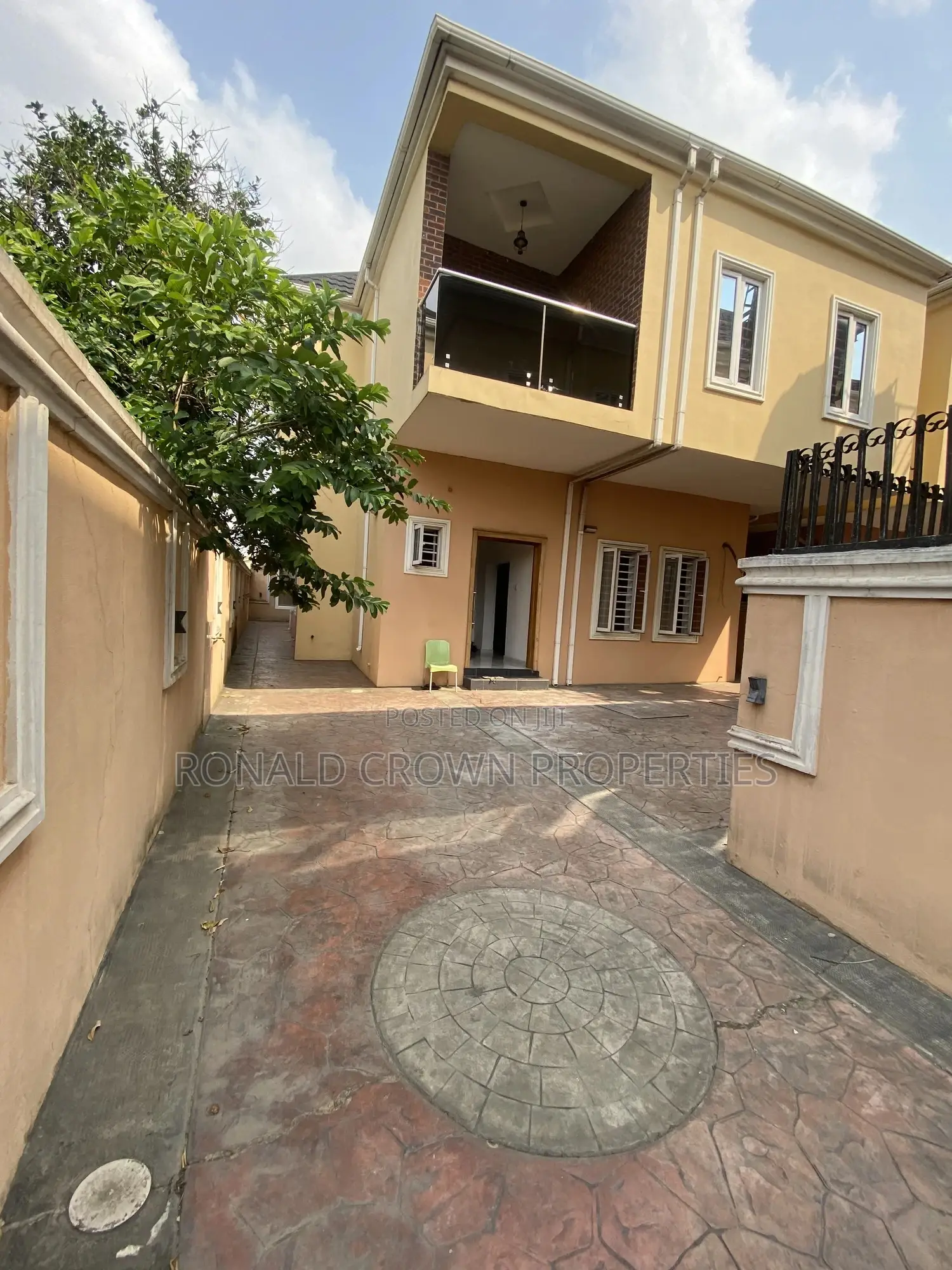 5bdrm Duplex in Ajao Estate for sale in Ajao Estate