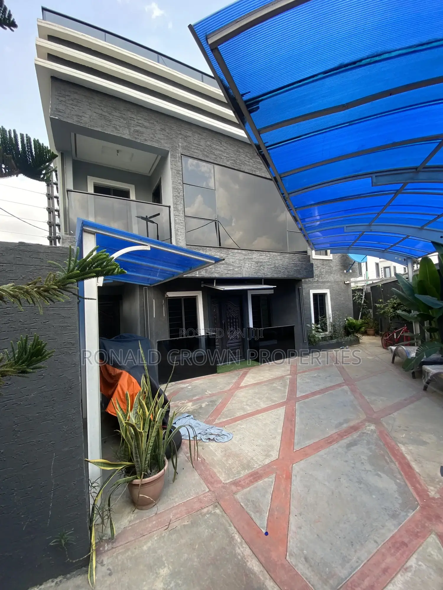 4bdrm Duplex in Ajao Estate for sale in Ajao Estate