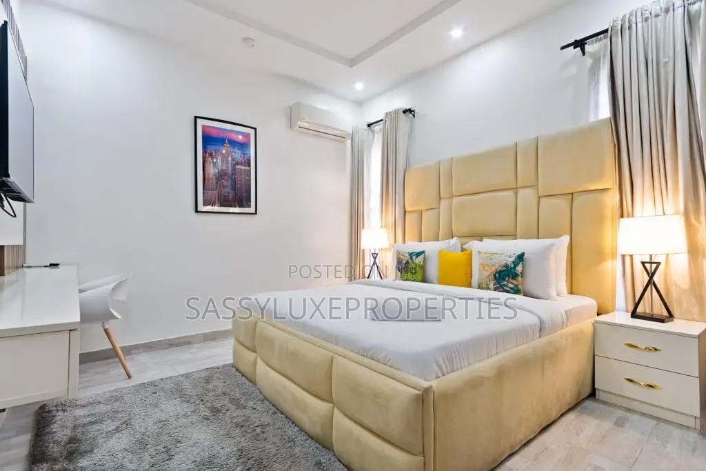 A Luxury Fully Furnished 3 Bedroom Flat in Lekki Phase 1