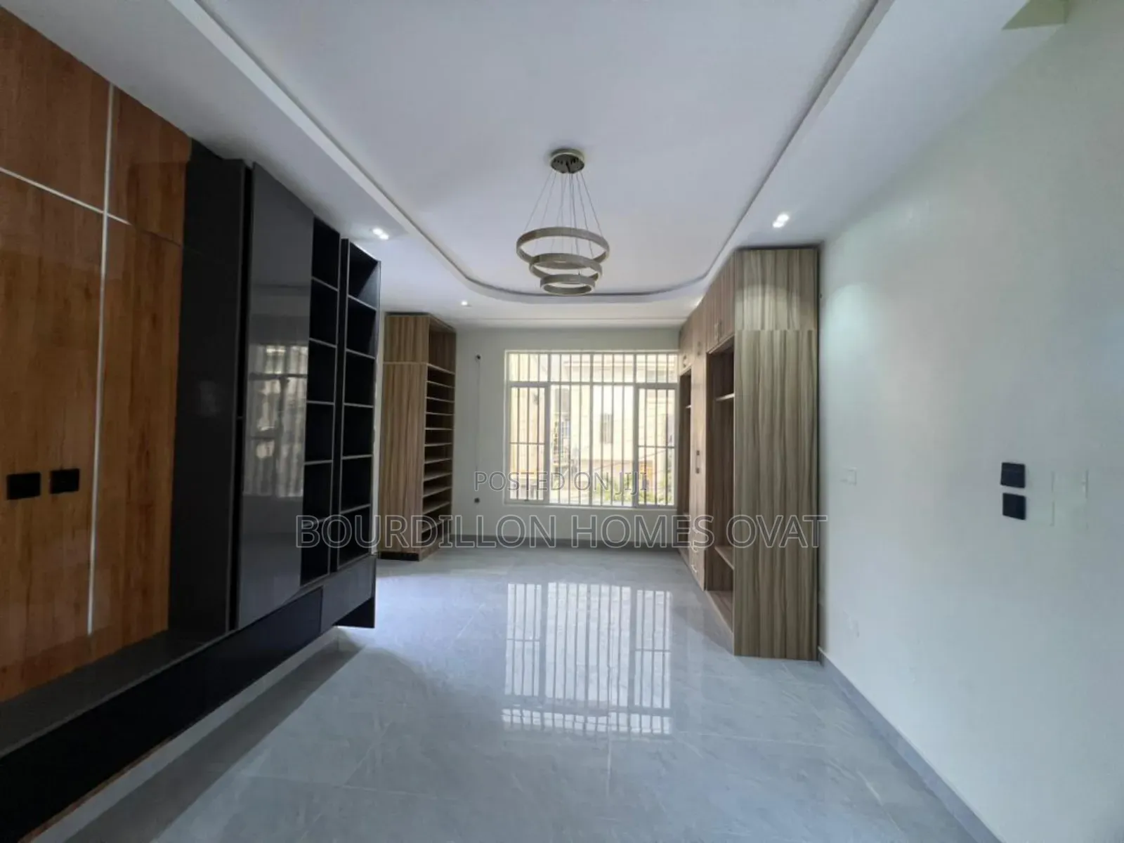 5bdrm Duplex in Osapa London Lekki for sale in Osapa london