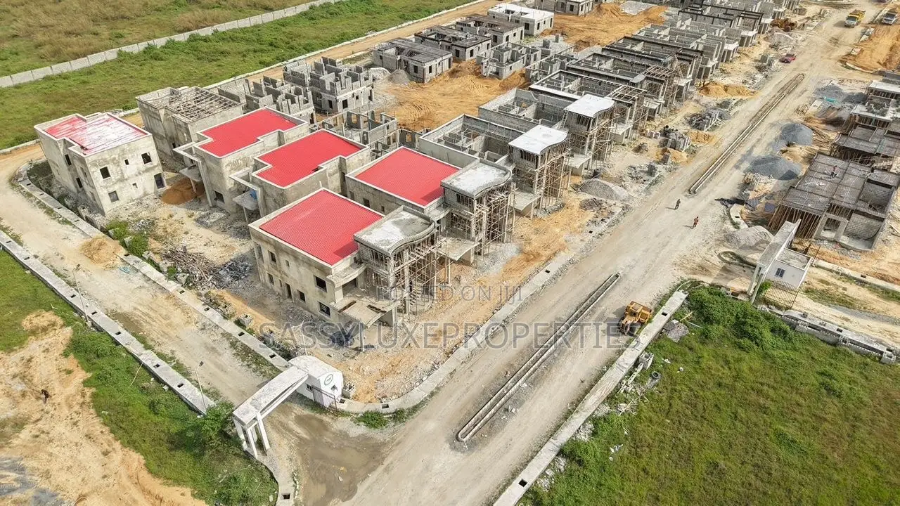 Furnished 2bdrm Bungalow in Lekki Avaition Town for sale in Lekki Expressway