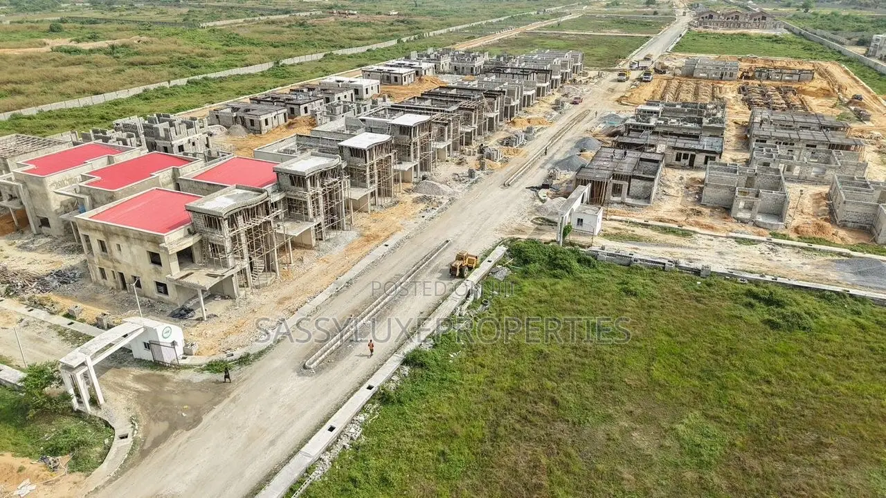 Furnished 2bdrm Bungalow in Lekki Avaition Town for sale in Lekki Expressway