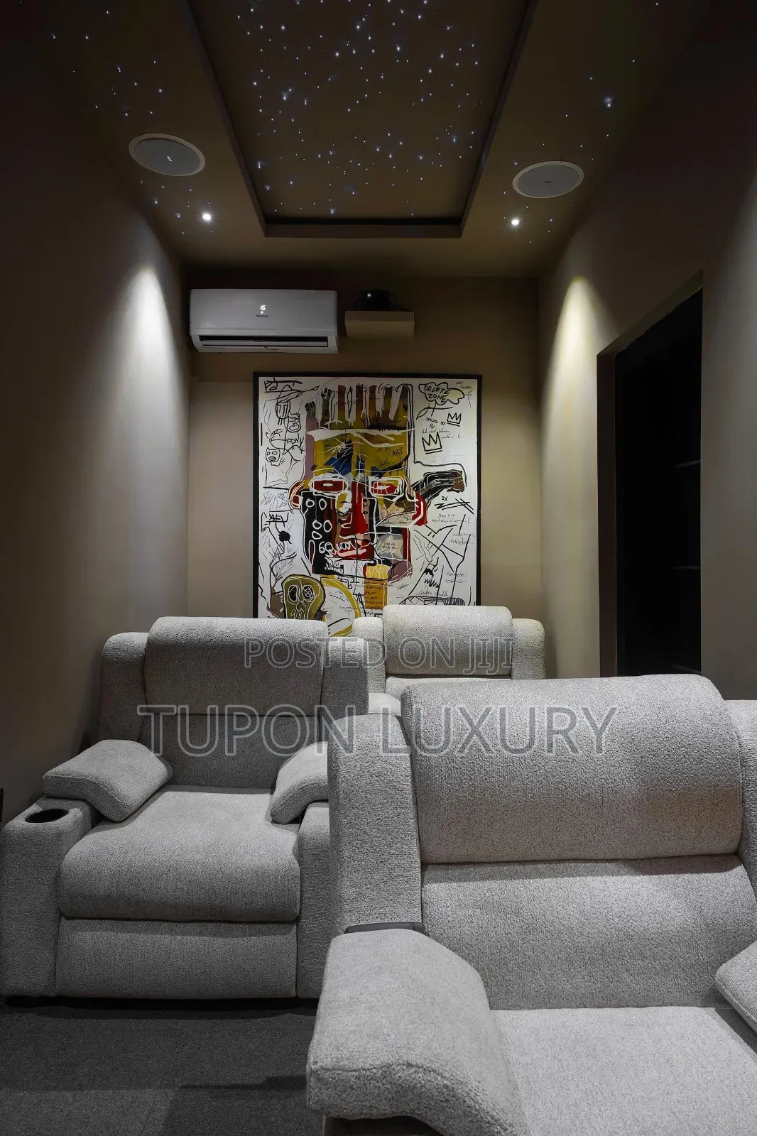 Brand New Luxury 2bedroom With Ps5, Private Cinema 2balconies in Lekki Phase 1