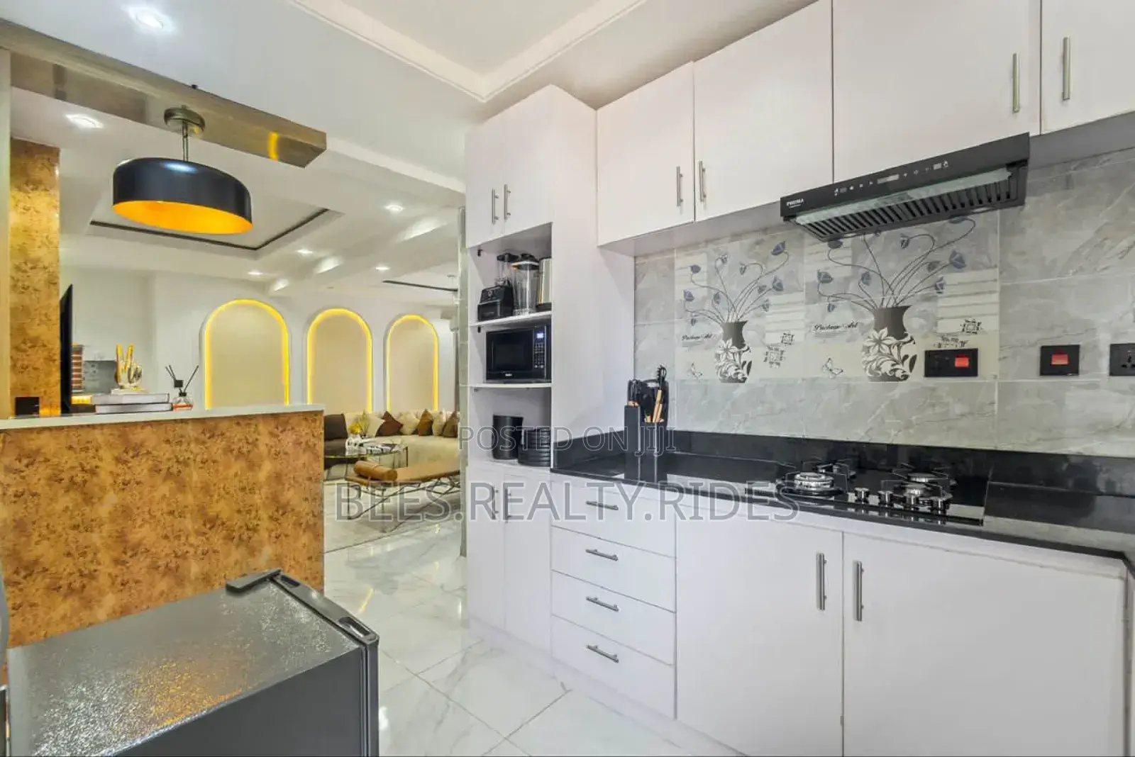 A Spacious 1 Bedroom Apartment With Ps5, 2 Balconies and a Private Gym in Lekki Phase 1