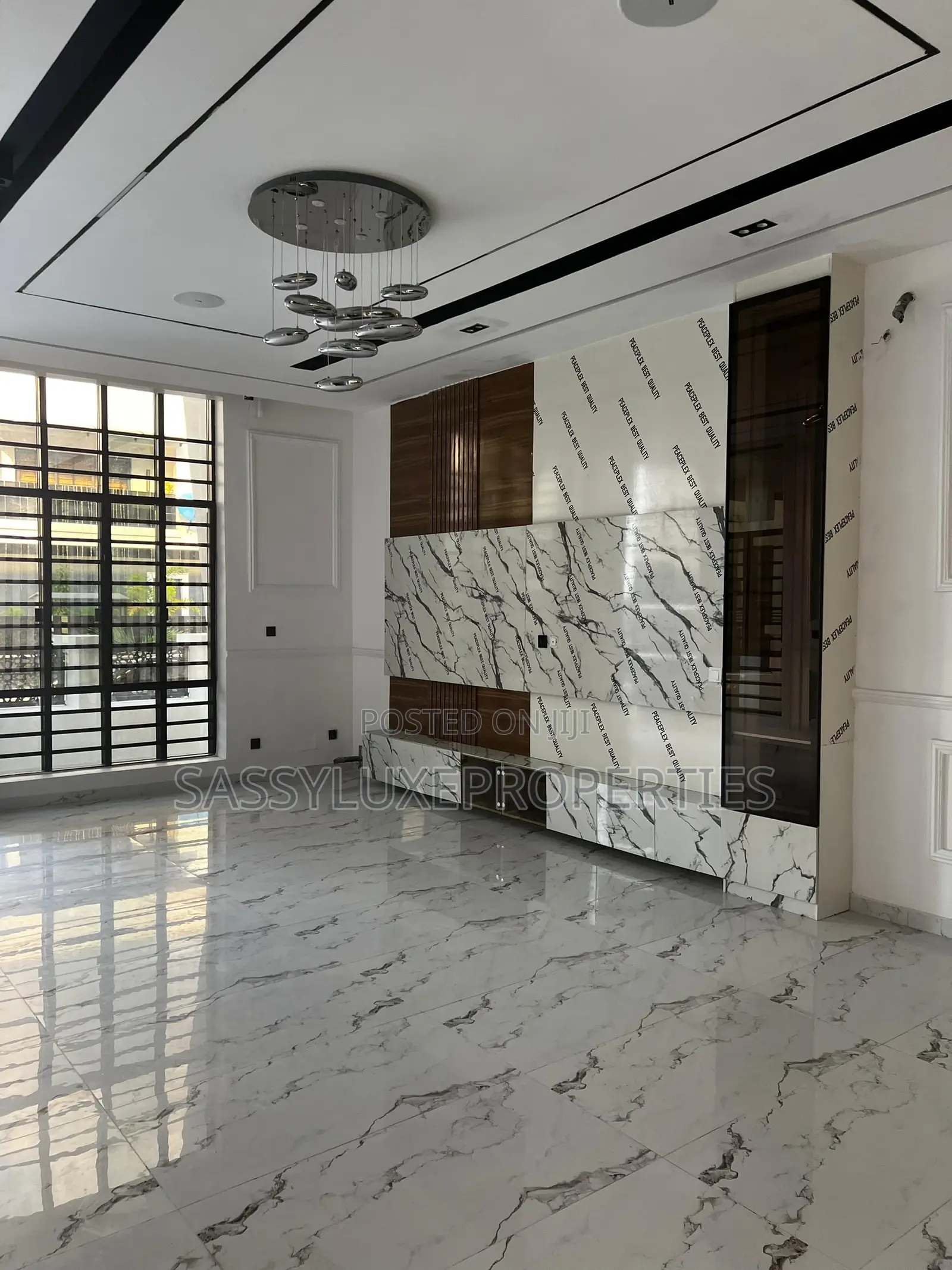 Furnished 5bdrm House in Hampton Estate, Chevron for sale in Chevron