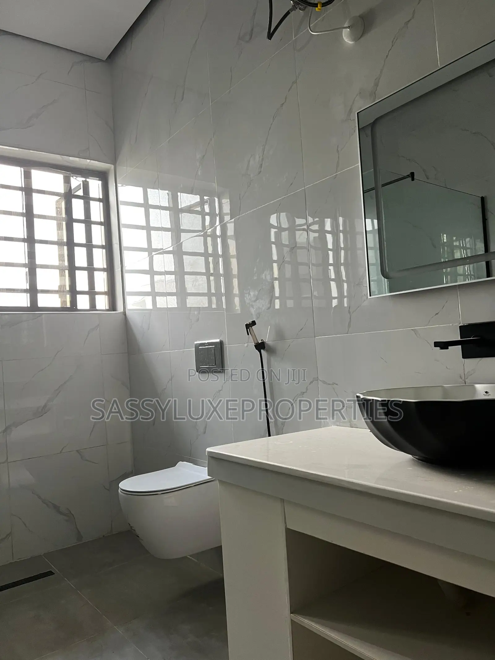 Furnished 5bdrm House in Hampton Estate, Chevron for sale in Chevron