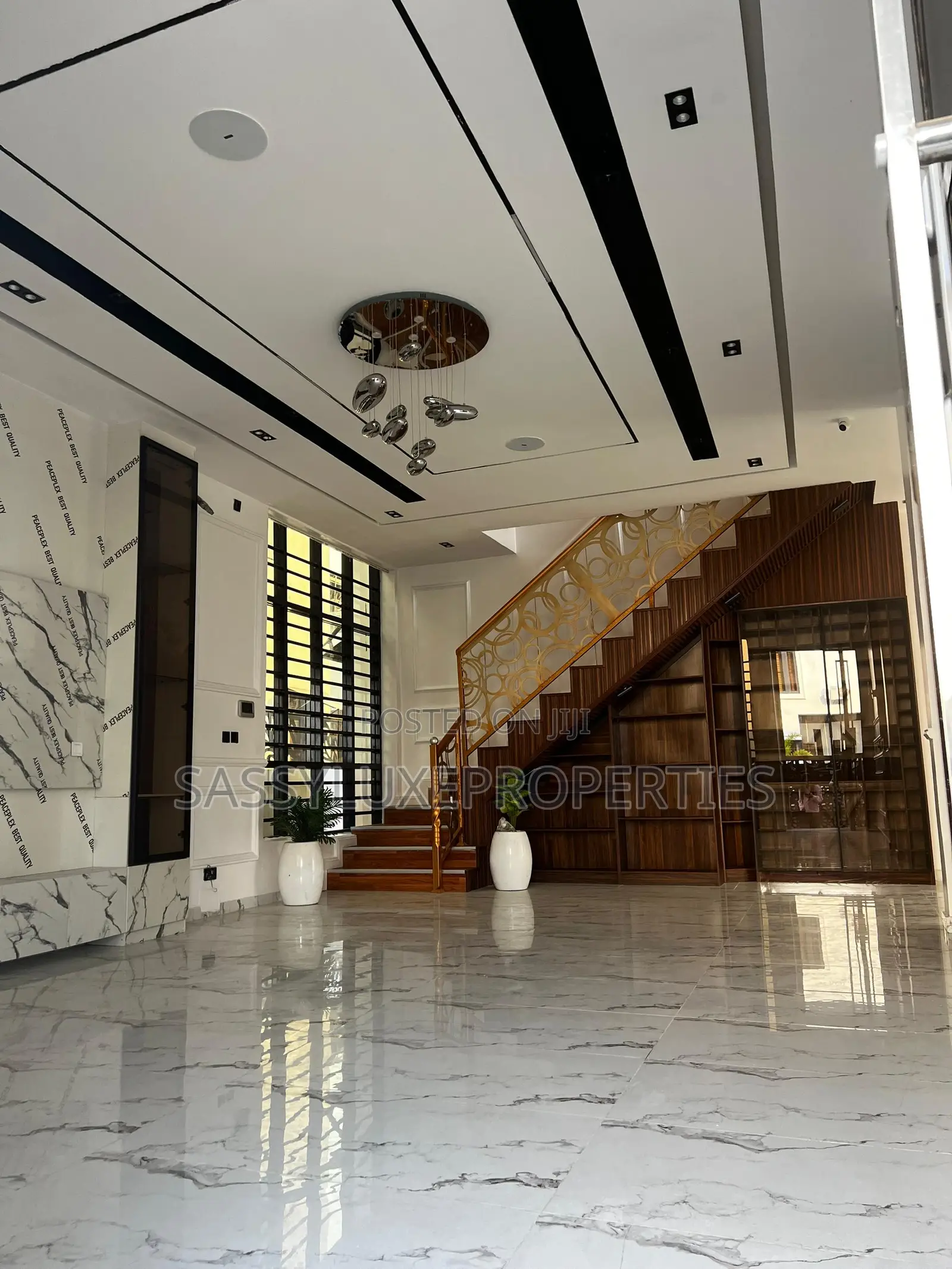 Furnished 5bdrm House in Hampton Estate, Chevron for sale in Chevron