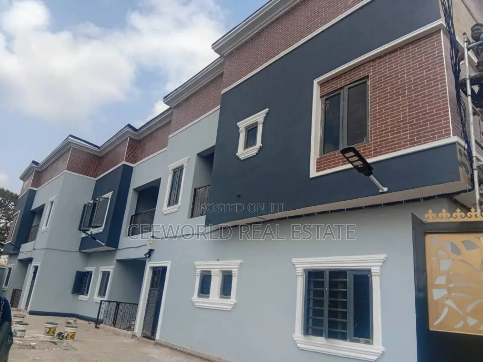 2bdrm Apartment in Hebrew Courts, Idishin for rent in Idishin