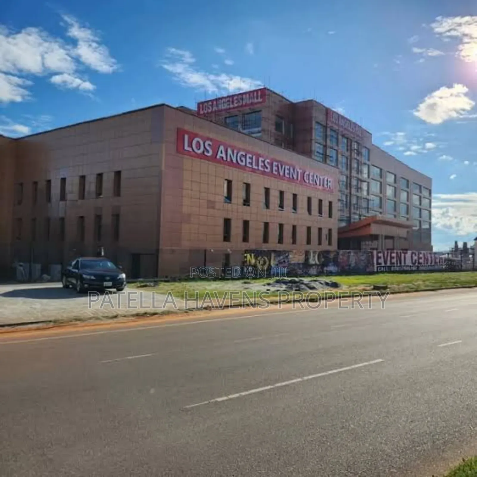 Open Space For Rent In The Biggest Mall In Abuja in Mabushi