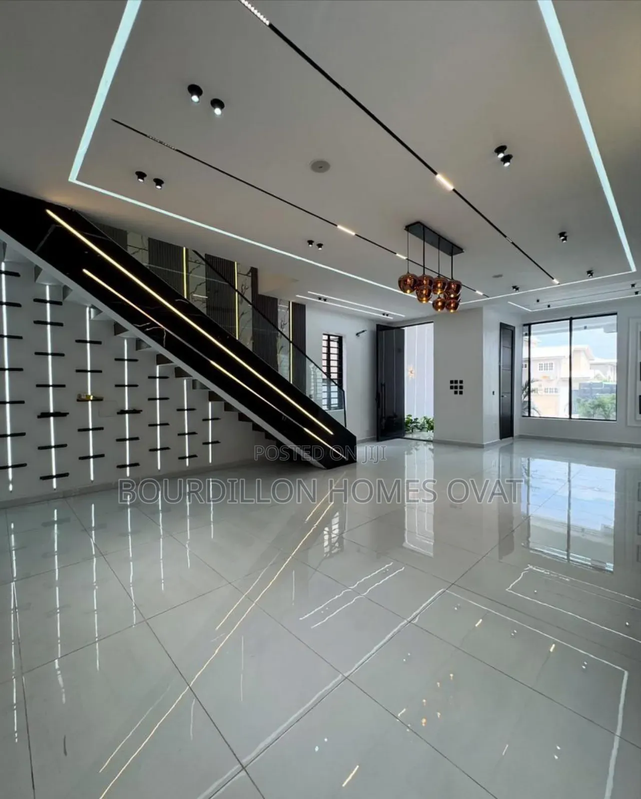 5bdrm House in Ikota Villa Estate for sale in Ikota