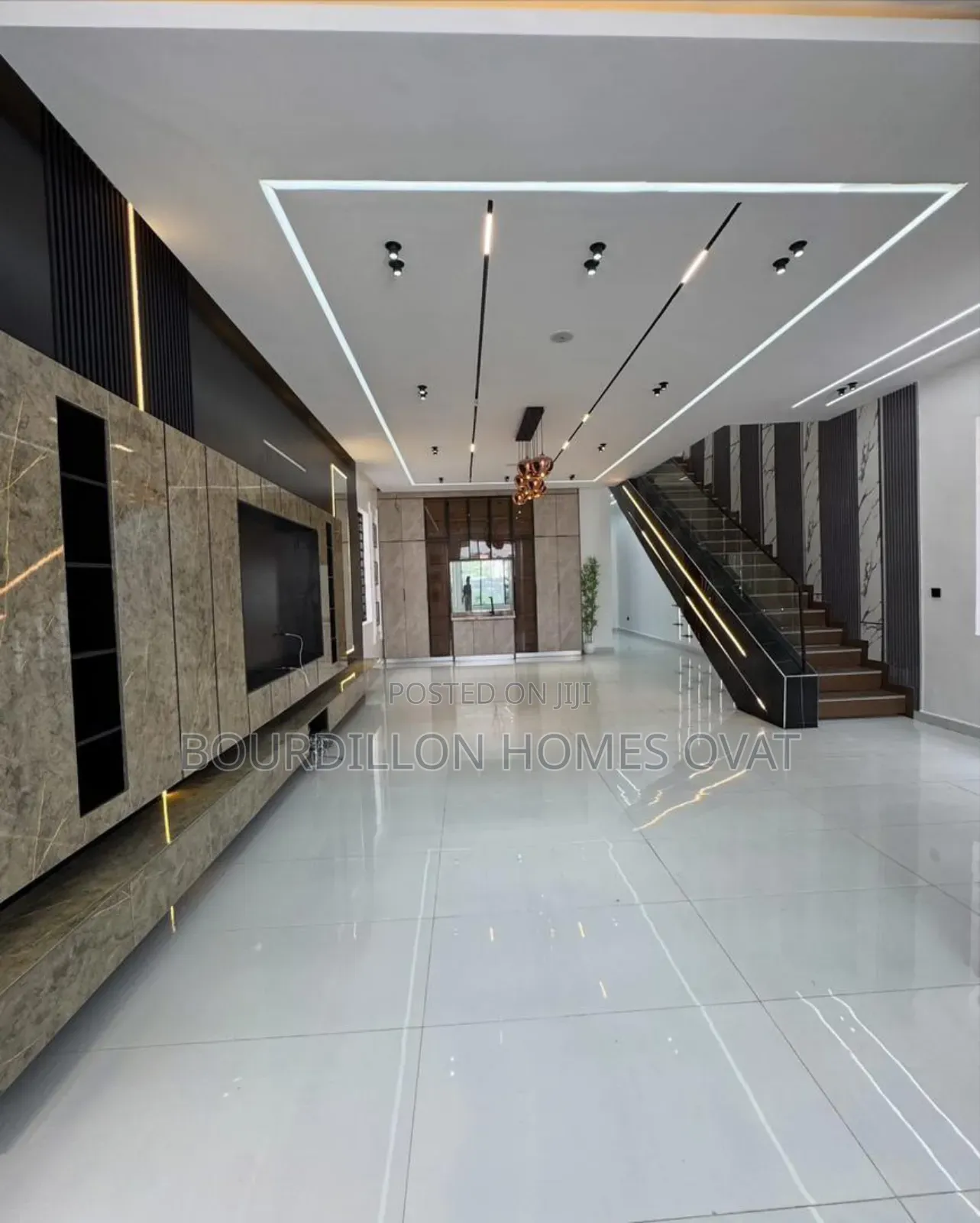 5bdrm House in Ikota Villa Estate for sale in Ikota