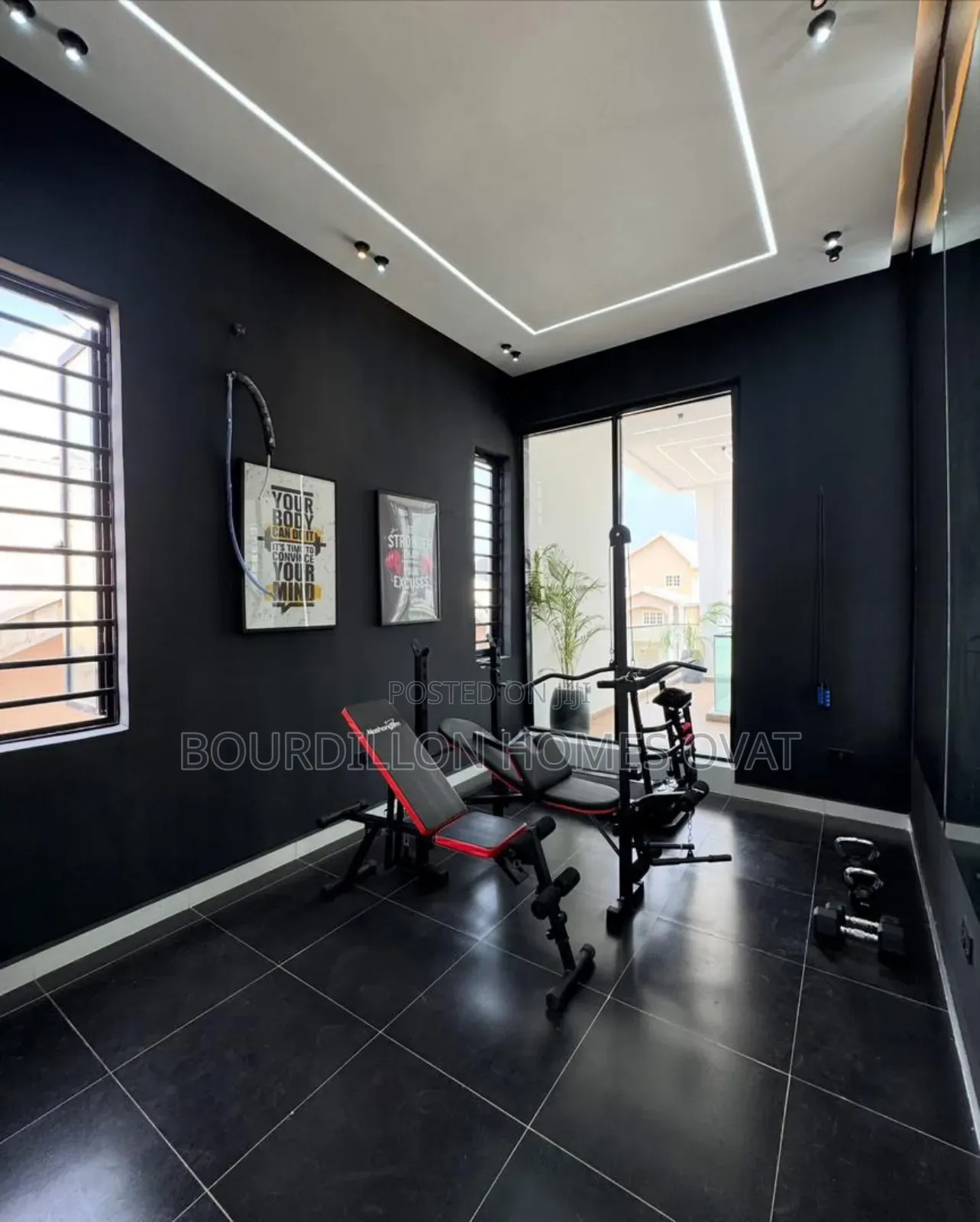 5bdrm House in Ikota Villa Estate for sale in Ikota