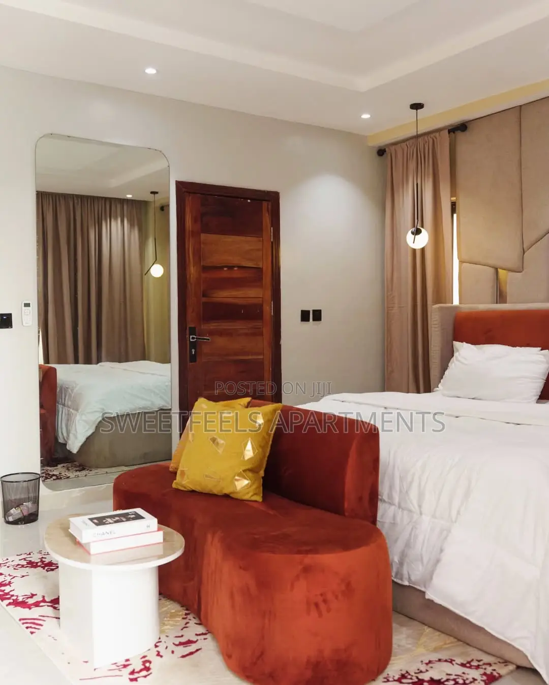 The Penthouse/Private Rooftop Lounge Apartment in Ikate