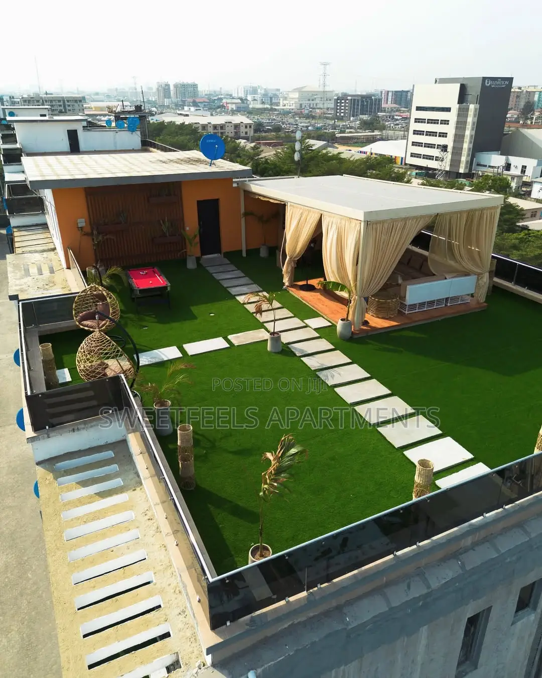 The Penthouse/Private Rooftop Lounge Apartment in Ikate