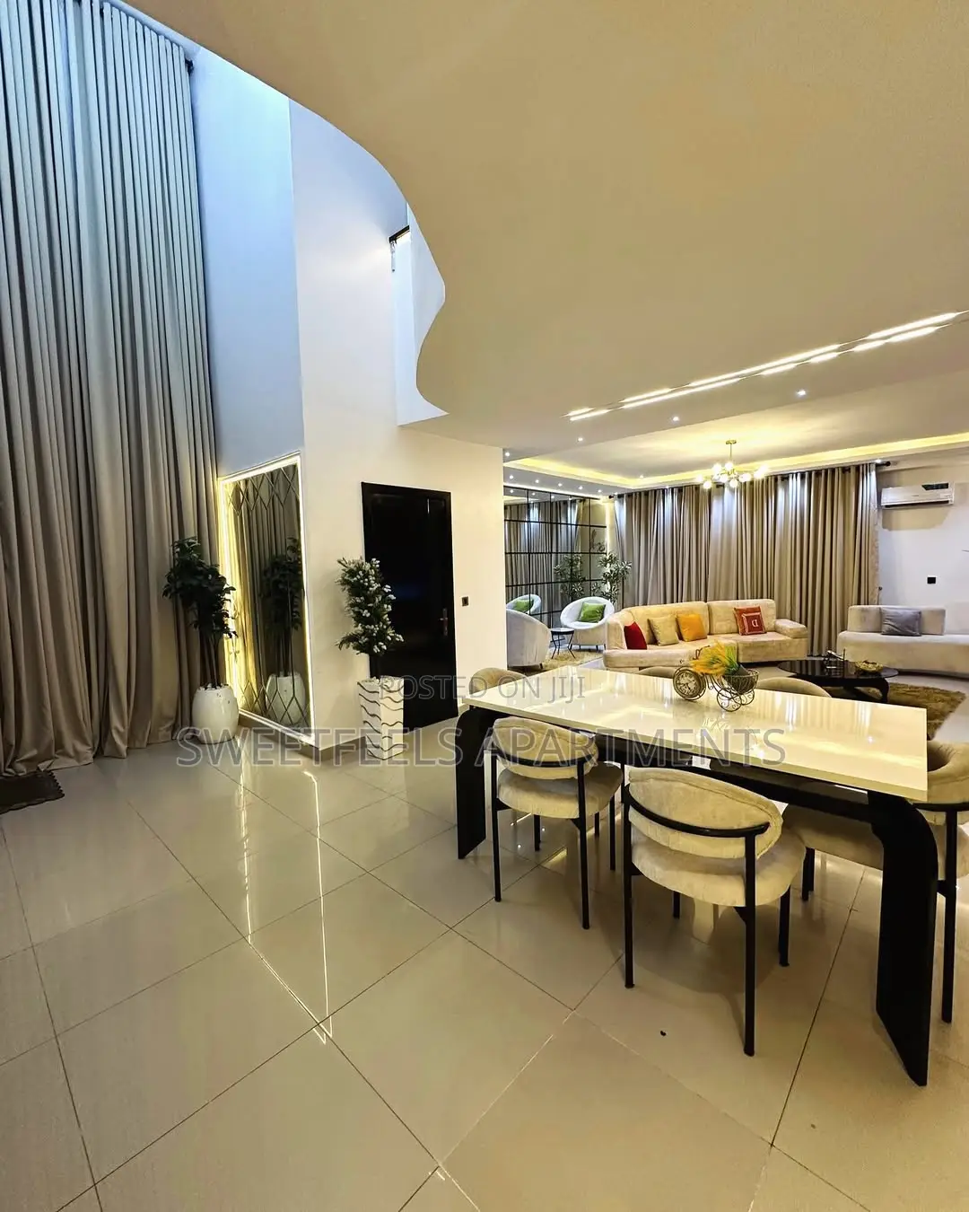 Luxury 4/3 Bedroom Maisonette in Ikate
