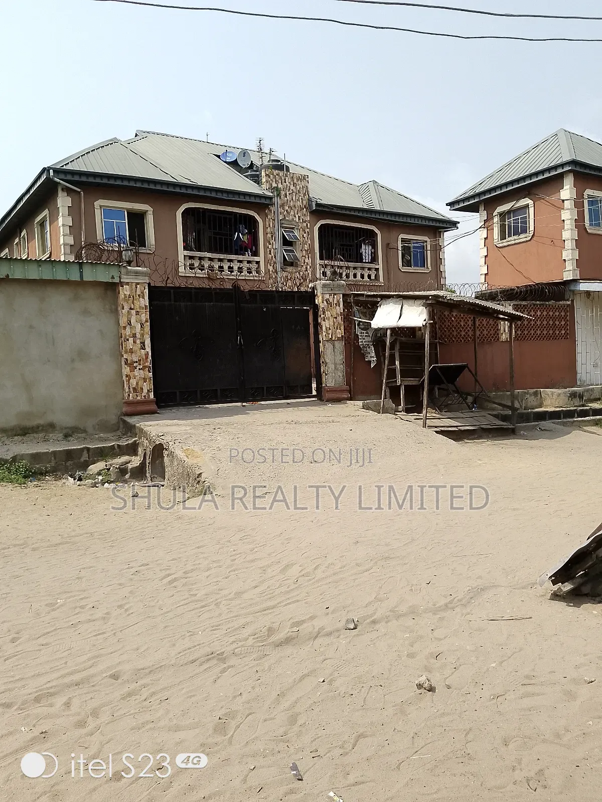 Furnished 12bdrm House in Okokomaiko for sale in Okokomaiko