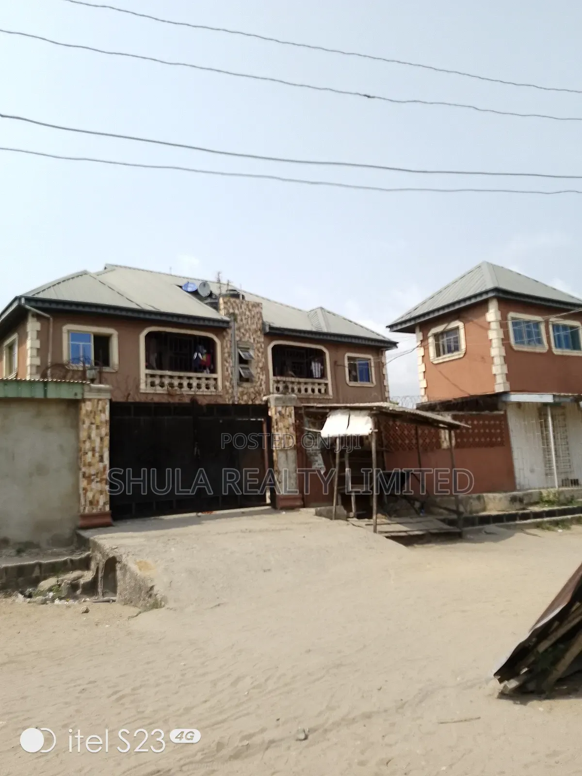Furnished 12bdrm House in Okokomaiko for sale in Okokomaiko