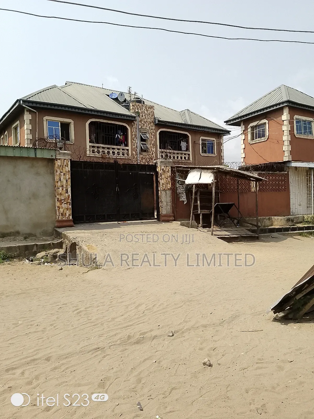 Furnished 12bdrm House in Okokomaiko for sale in Okokomaiko