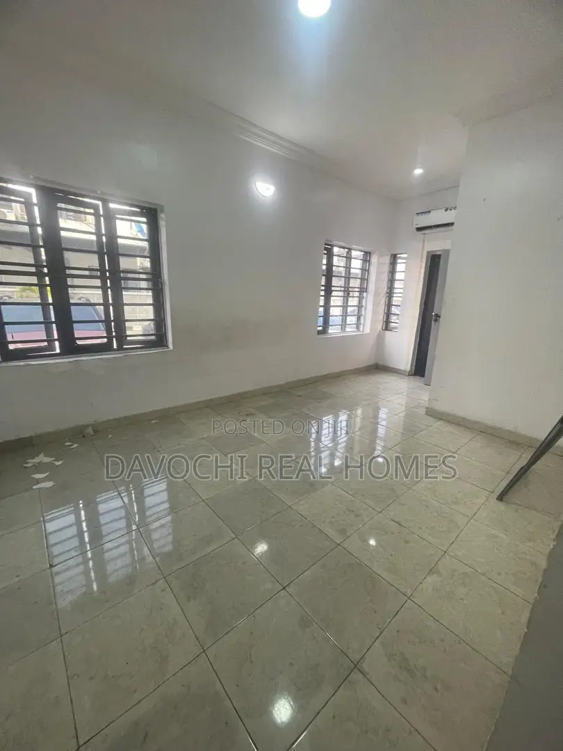 3bdrm Apartment in Conservative Road, Chevron for rent in Chevron