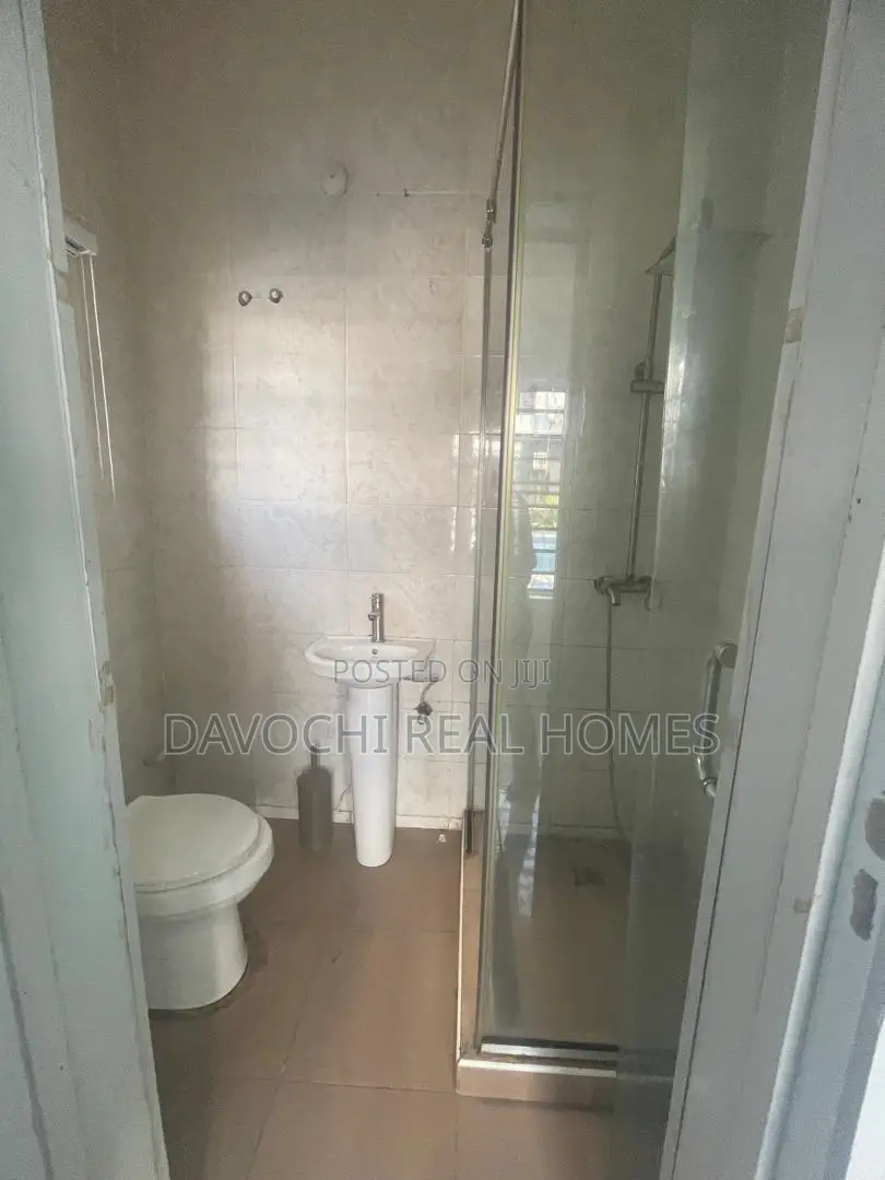 3bdrm Apartment in Conservative Road, Chevron for rent in Chevron