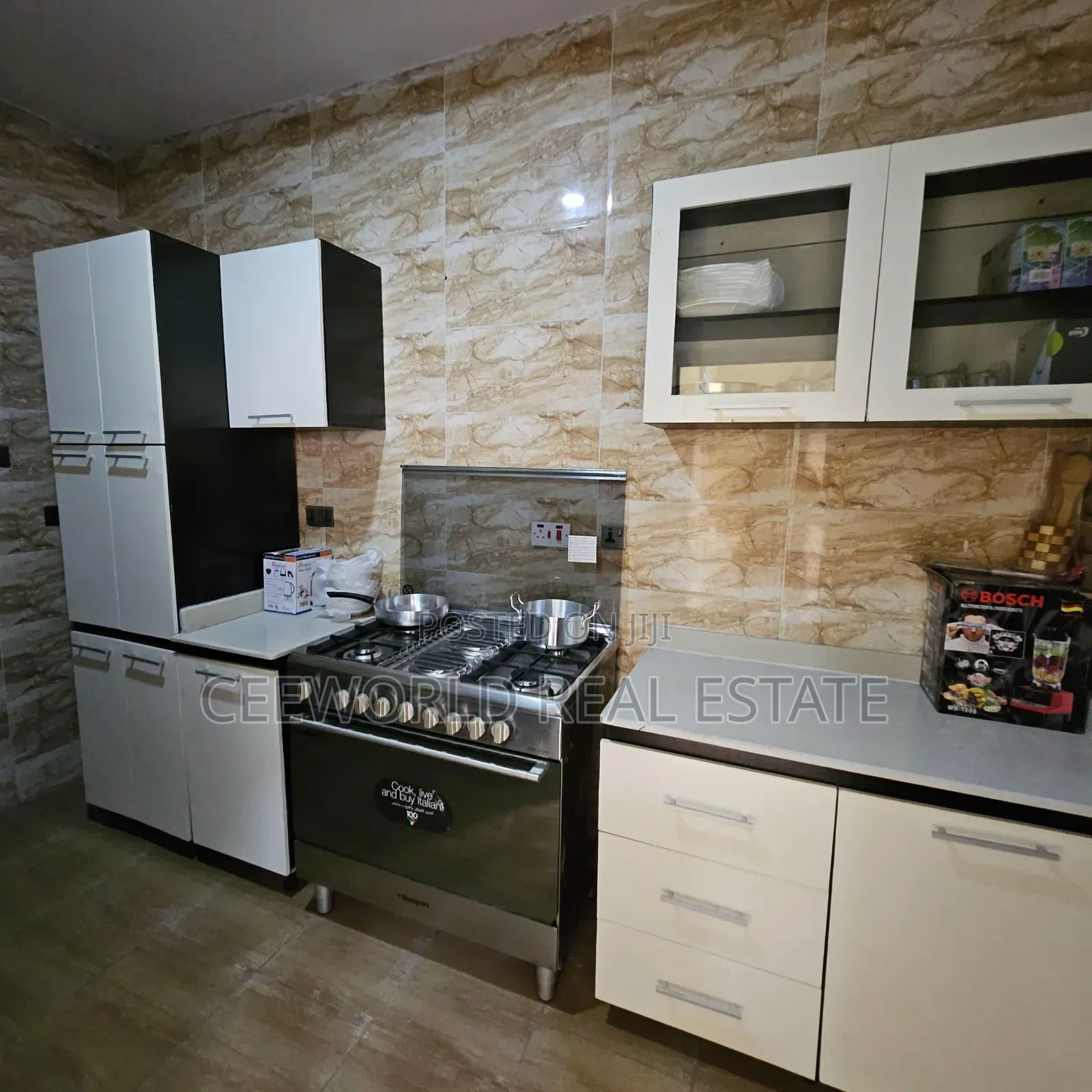 Furnished 3bdrm Apartment in Kolapo Ishola Gra, Akobo for rent in Akobo