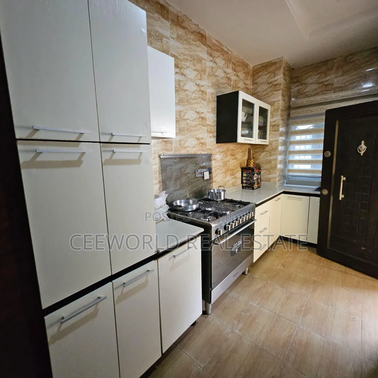 Furnished 3bdrm Apartment in Kolapo Ishola Gra, Akobo for rent in Akobo