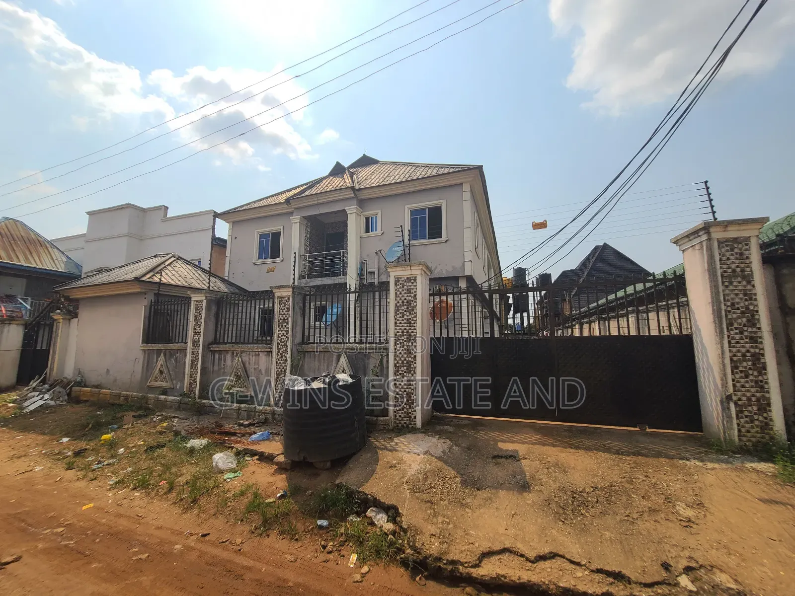 3bdrm Block of Flats in Irhirhi Off Airport for sale in Benin City