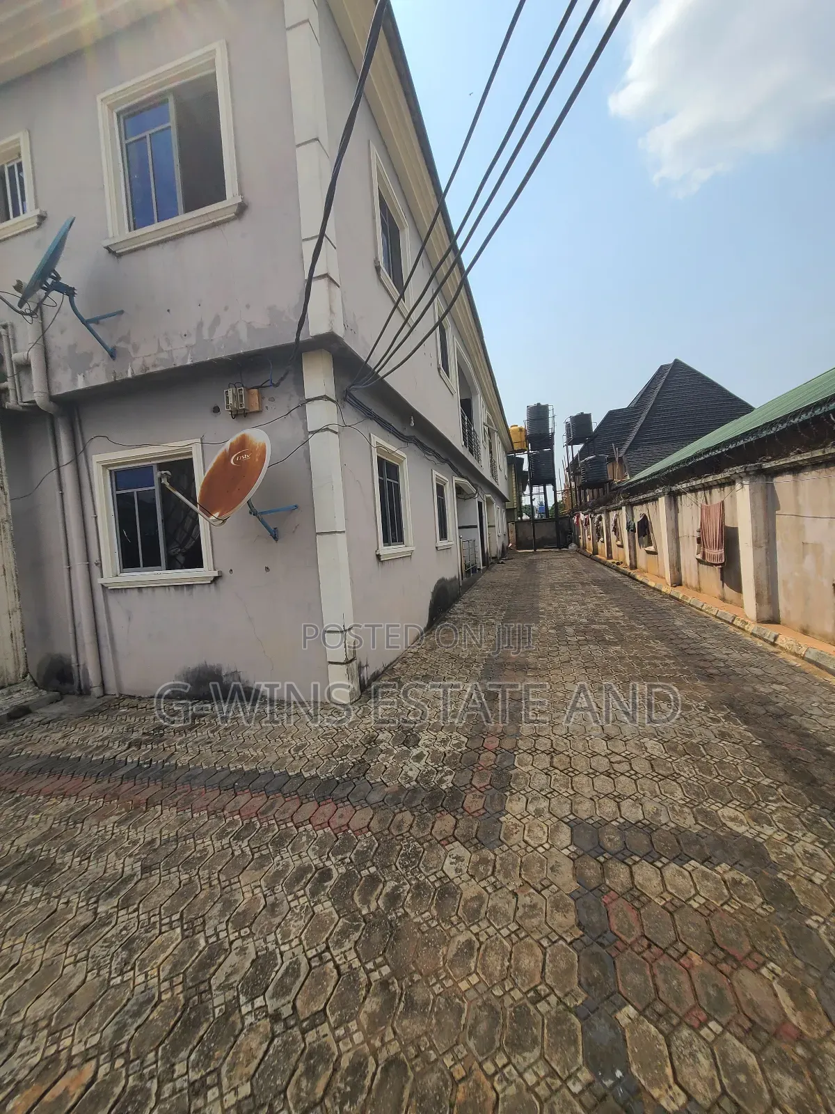 3bdrm Block of Flats in Irhirhi Off Airport for sale in Benin City