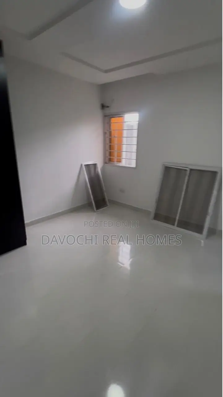 2bdrm Apartment in Orchid Road, Lekki for rent in Lekki Phase 2
