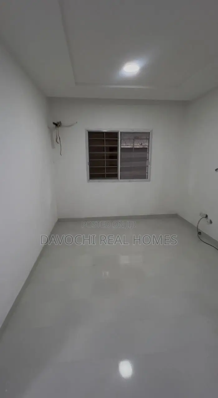 2bdrm Apartment in Orchid Road, Lekki for rent in Lekki Phase 2