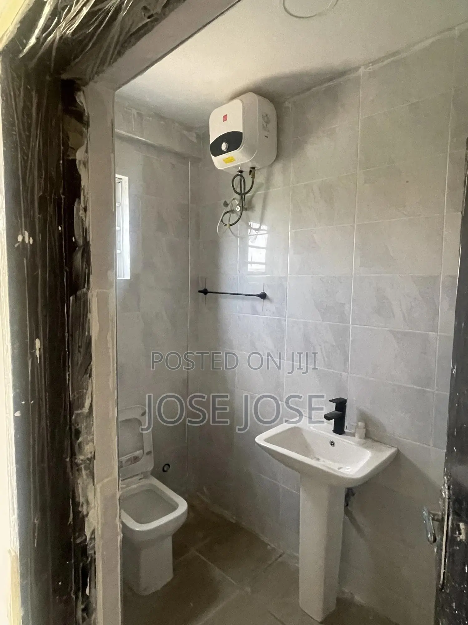 Furnished 3bdrm Block of Flats in Ask Agent, Idu Industrial for rent in Idu Industrial