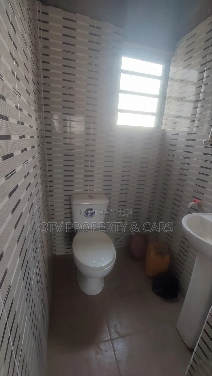 To Lease a Room Self for 20 Years in Oyingbo