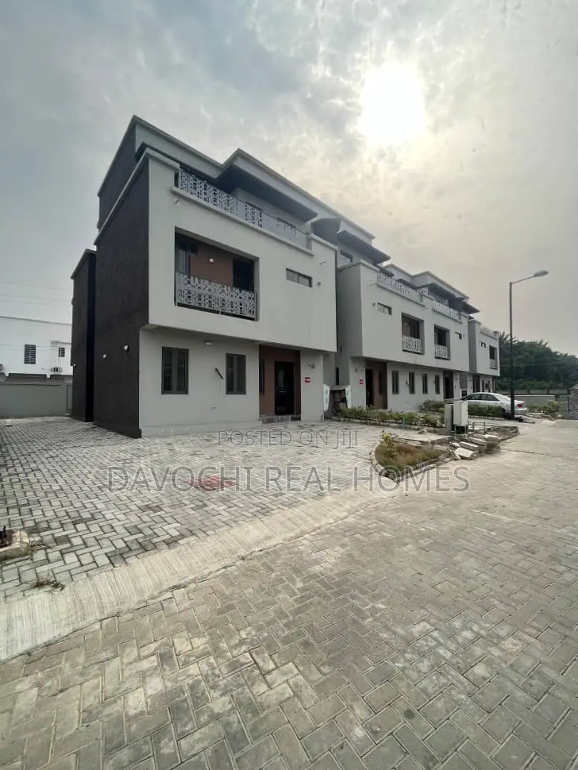 4bdrm Duplex in Lekki Conservative for rent in Lekki Phase 2