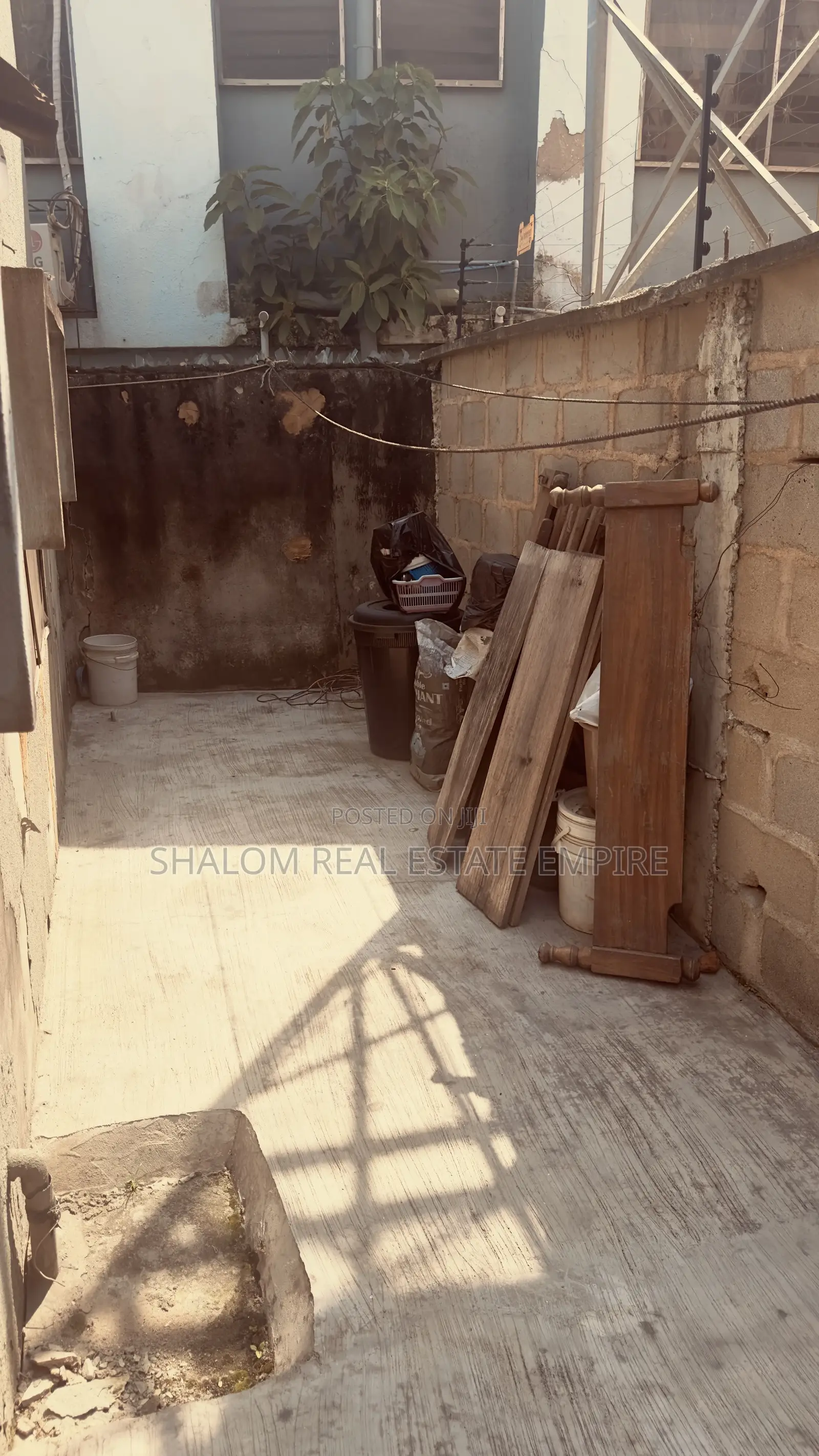 For SALE: A Demolishable Structure on 300 SQM of Land Size in Ogudu-Orioke