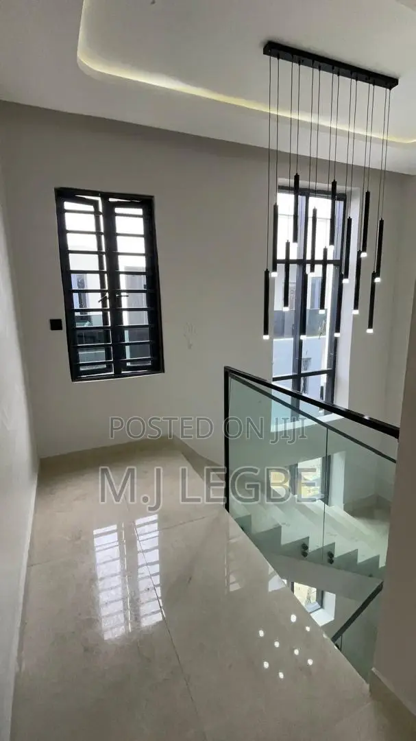 4bdrm Duplex in Lekki Phase 1 for sale in Lekki