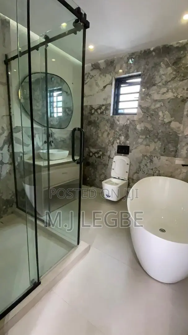 4bdrm Duplex in Lekki Phase 1 for sale in Lekki