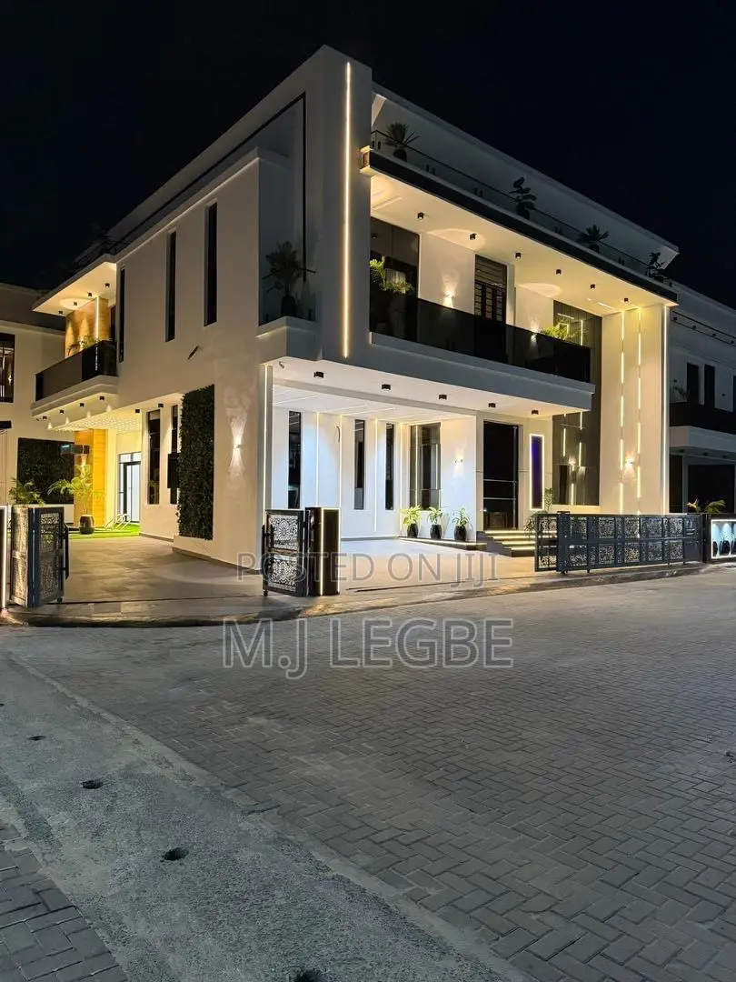 5bdrm Duplex in Chevron, Lekki for sale in Lekki