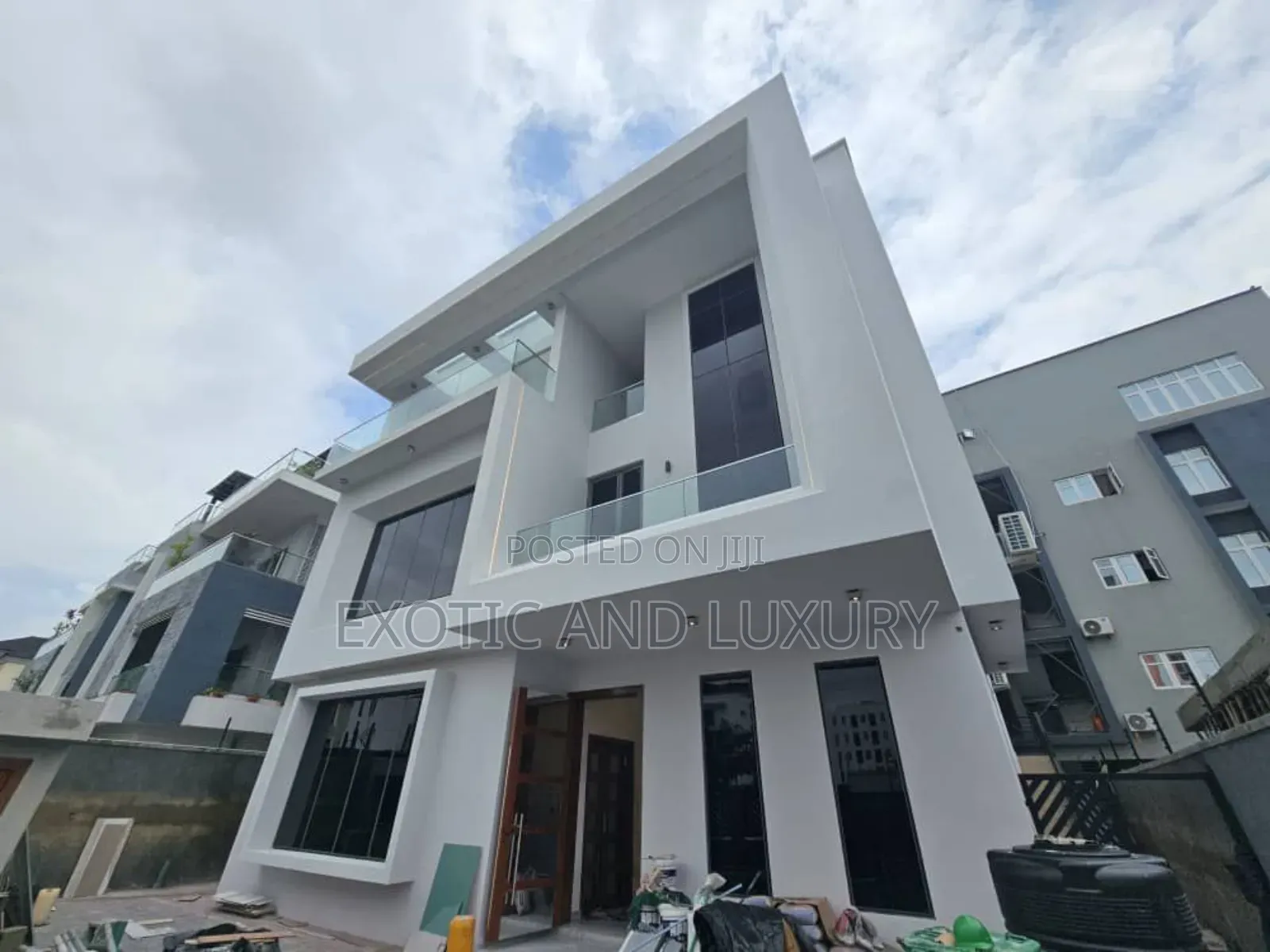 Furnished 5bdrm Duplex in Banana Island for sale in Banana Island