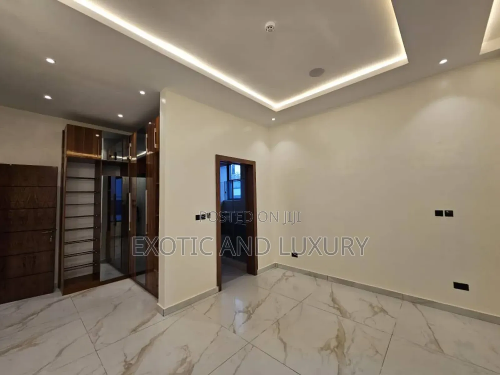 Furnished 5bdrm Duplex in Banana Island for sale in Banana Island
