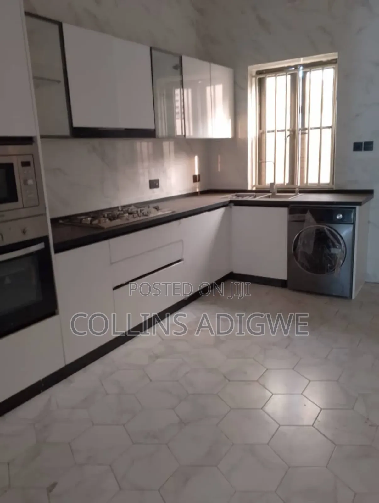 4bdrm Duplex in Parkview Estate for sale in Parkview Estate