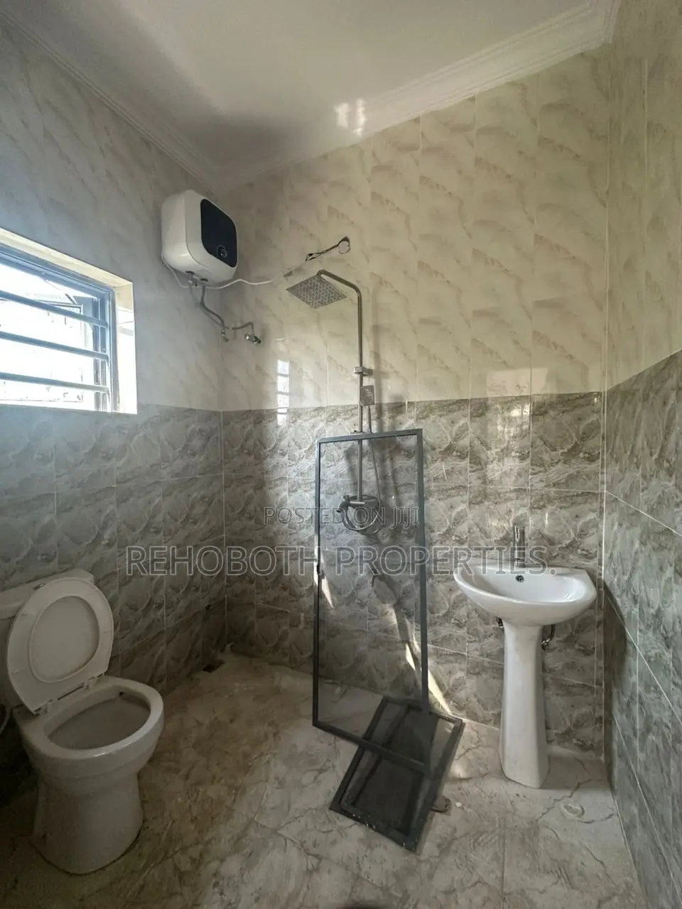 2bdrm Apartment in Beside Hebron Court, Idishin for rent in Idishin