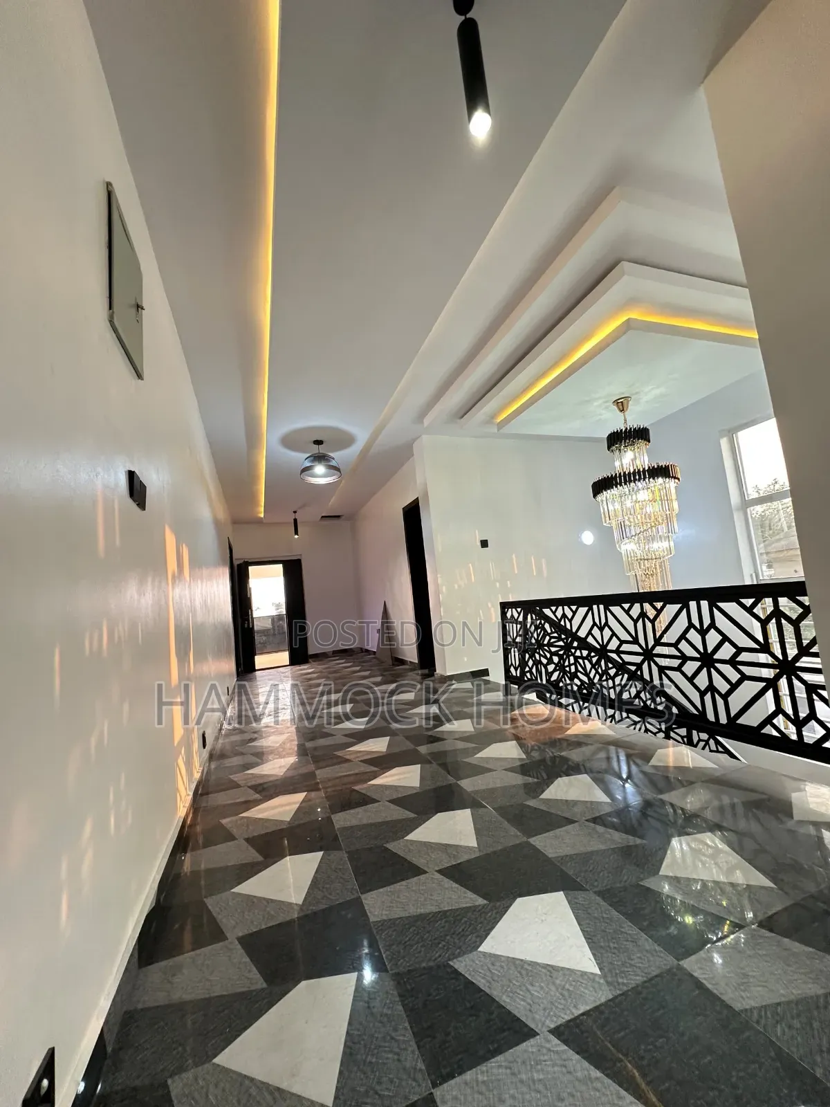 4bdrm Duplex in Dss Quarters, Jericho for sale in Jericho
