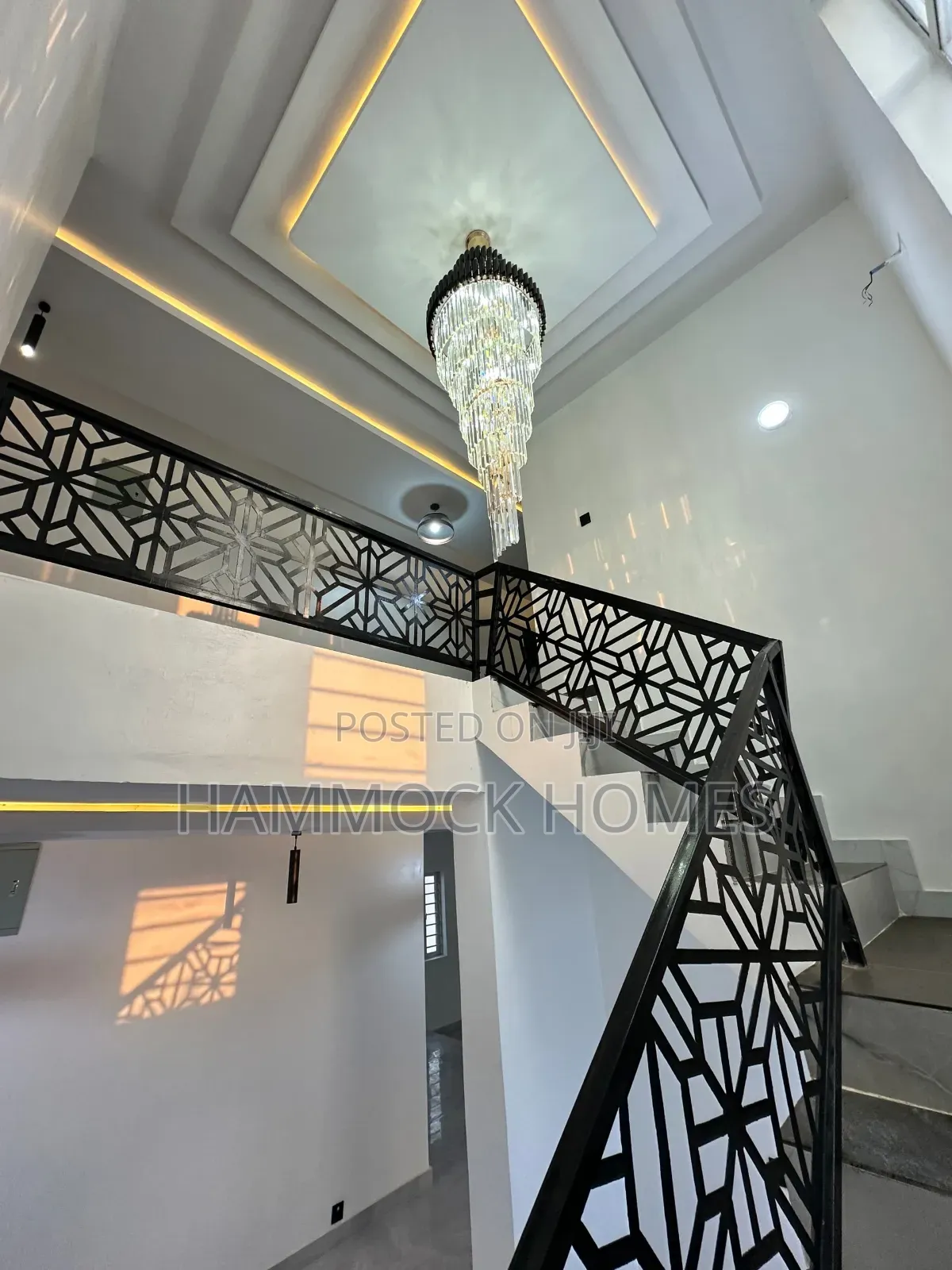 4bdrm Duplex in Dss Quarters, Jericho for sale in Jericho