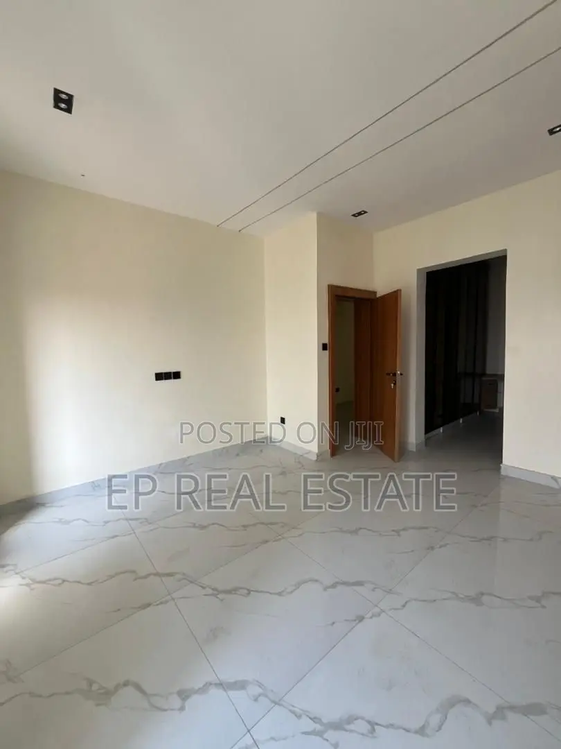 Furnished 4bdrm Duplex in Gwarinpa for sale in Gwarinpa