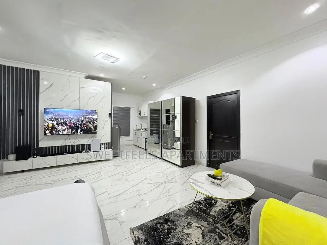 Spacious Studio Apartment With Ps5, Pool and Gym in Osapa london